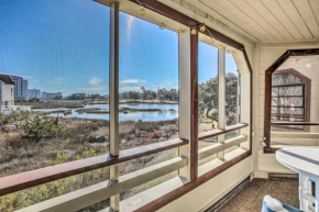 Cozy Myrtle Beach Condo with Porch - Walk to Beaches